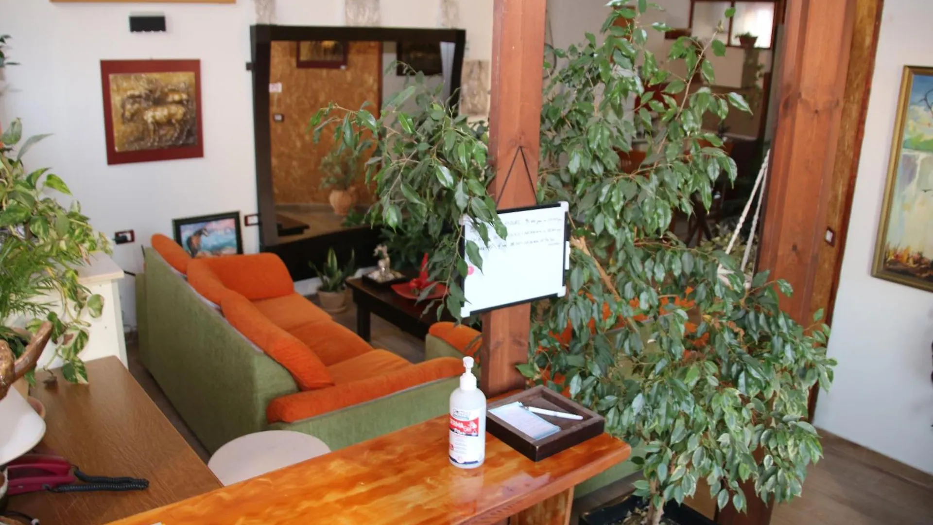 Bed and Breakfast 2 Kitarat Bb à Vlorë Couette-café